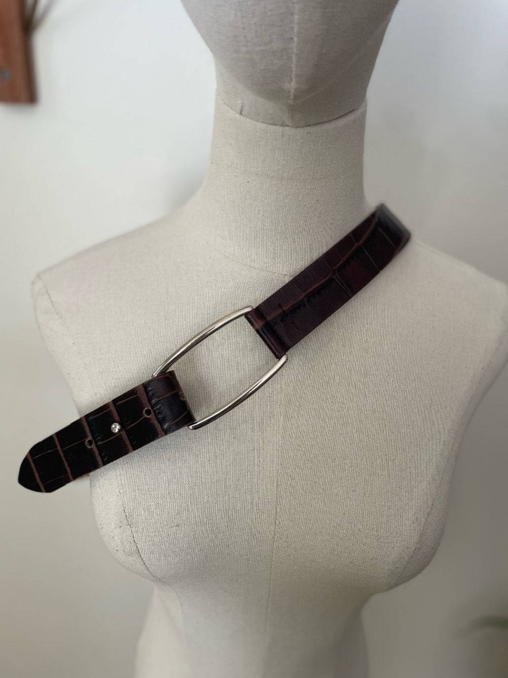 Vintage Harold's Brown Crocodile Embossed Italian Leather Belt Size Medium